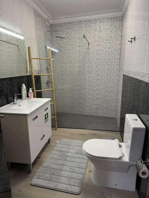 Alvarenga House Maia  ภายนอก รูปภาพ